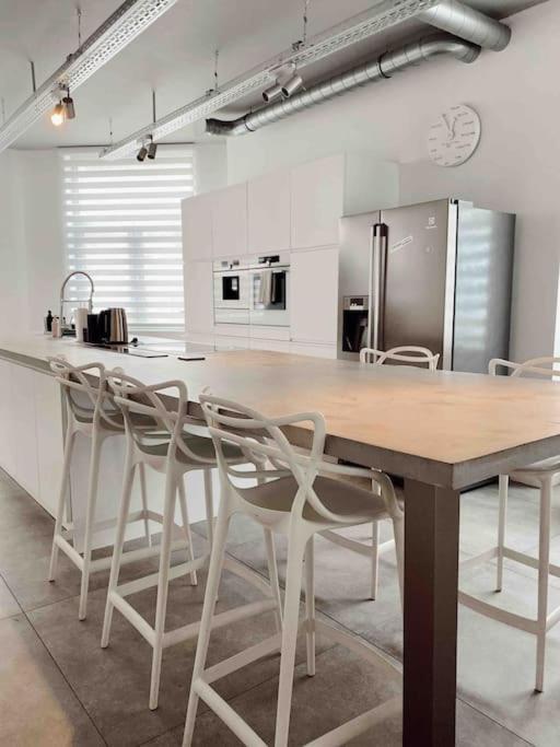 Apartment Beautiful Spacious 1 Bedroom Loft Liege