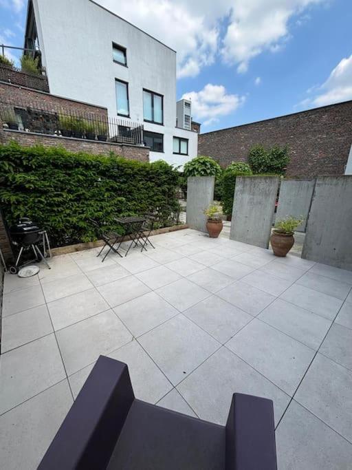 Beautiful Spacious 1 Bedroom Loft Apartment *