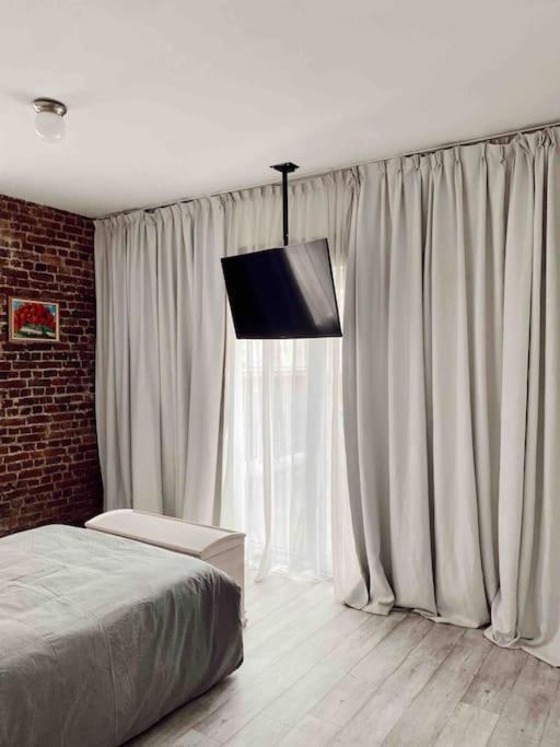 Beautiful Spacious 1 Bedroom Loft Liege